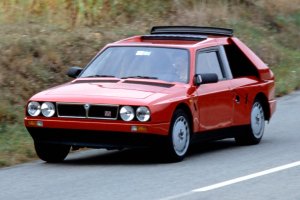 Lancia Delta S4
                                                  Stradale