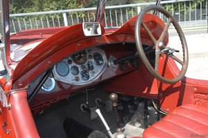 Lancia Lambda
                                                    Innenraum - Foto:
                                                    Dirk de Jager
