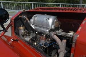 Lancia Lambda
                                                      Motorraum - Foto:
                                                      Dirk de Jager