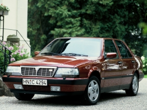 Lancia
                                                          Thema 8.32